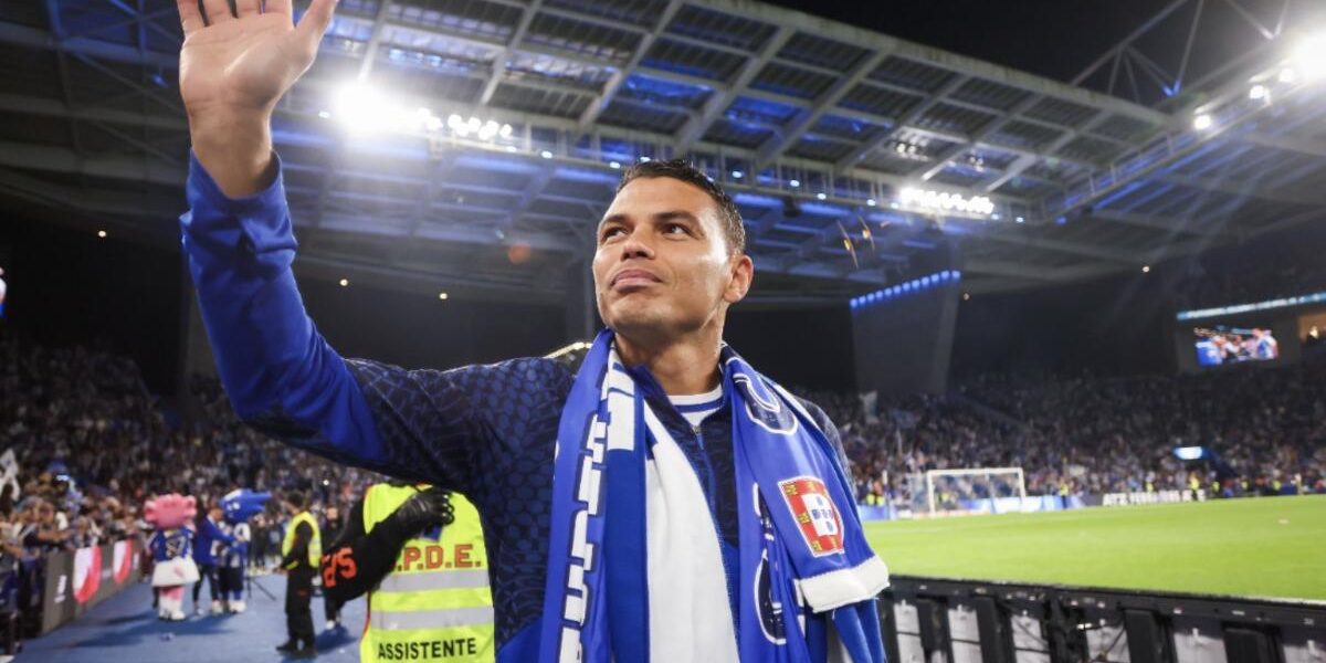FC Porto: fim de ciclo para Thiago Silva, segue-se Luuk de Jong